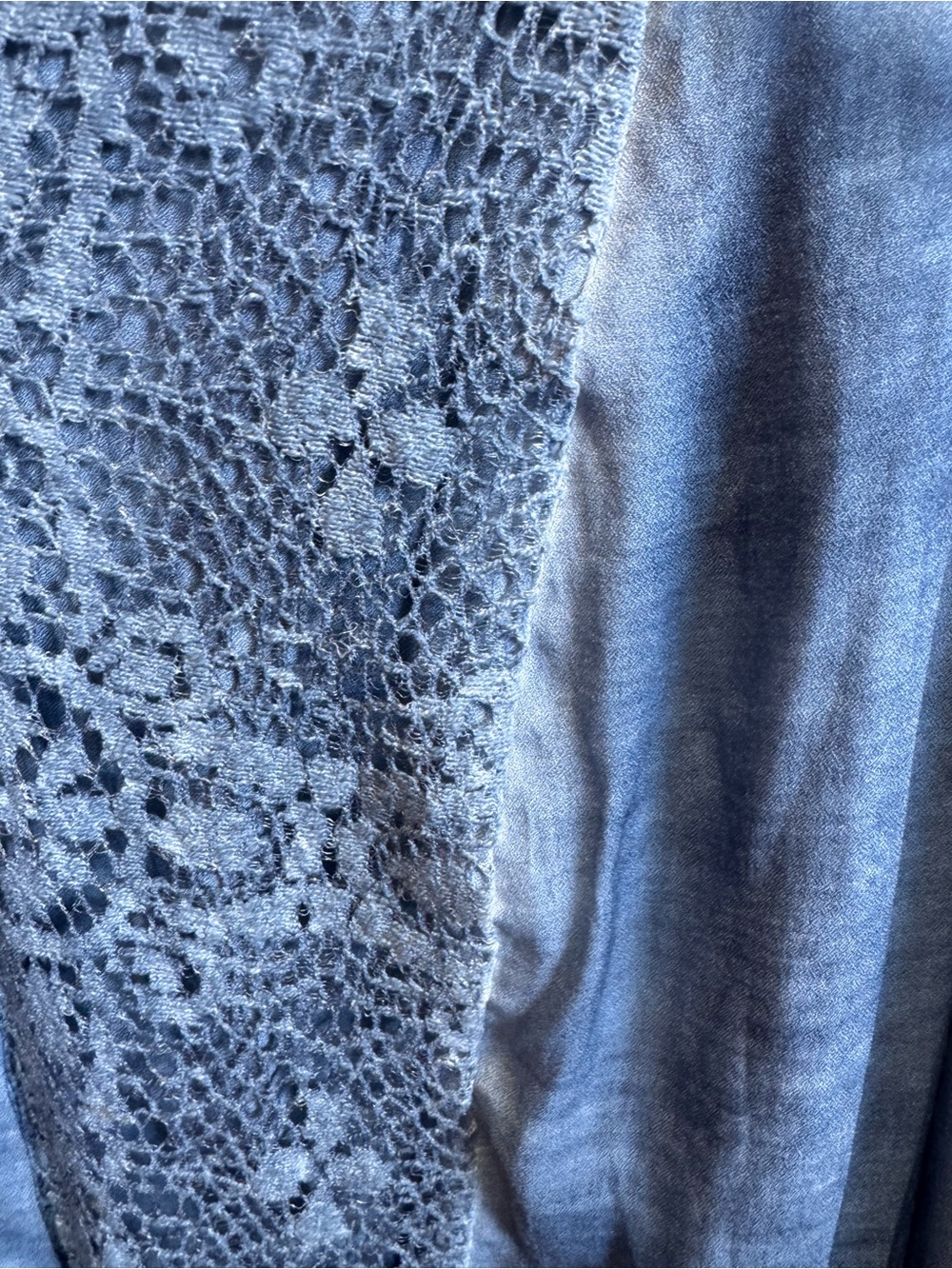 Chico’s Blue Ombre Lace Trim Button Front Blouse Size 1 Medium P2P 20” Lgth 30” - Picture 5 of 10